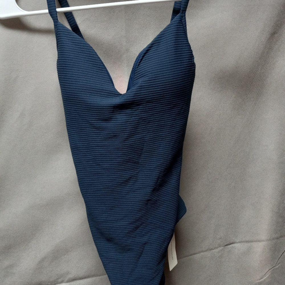 Size 8 womans new SEAFOLLY one piece bathing suit